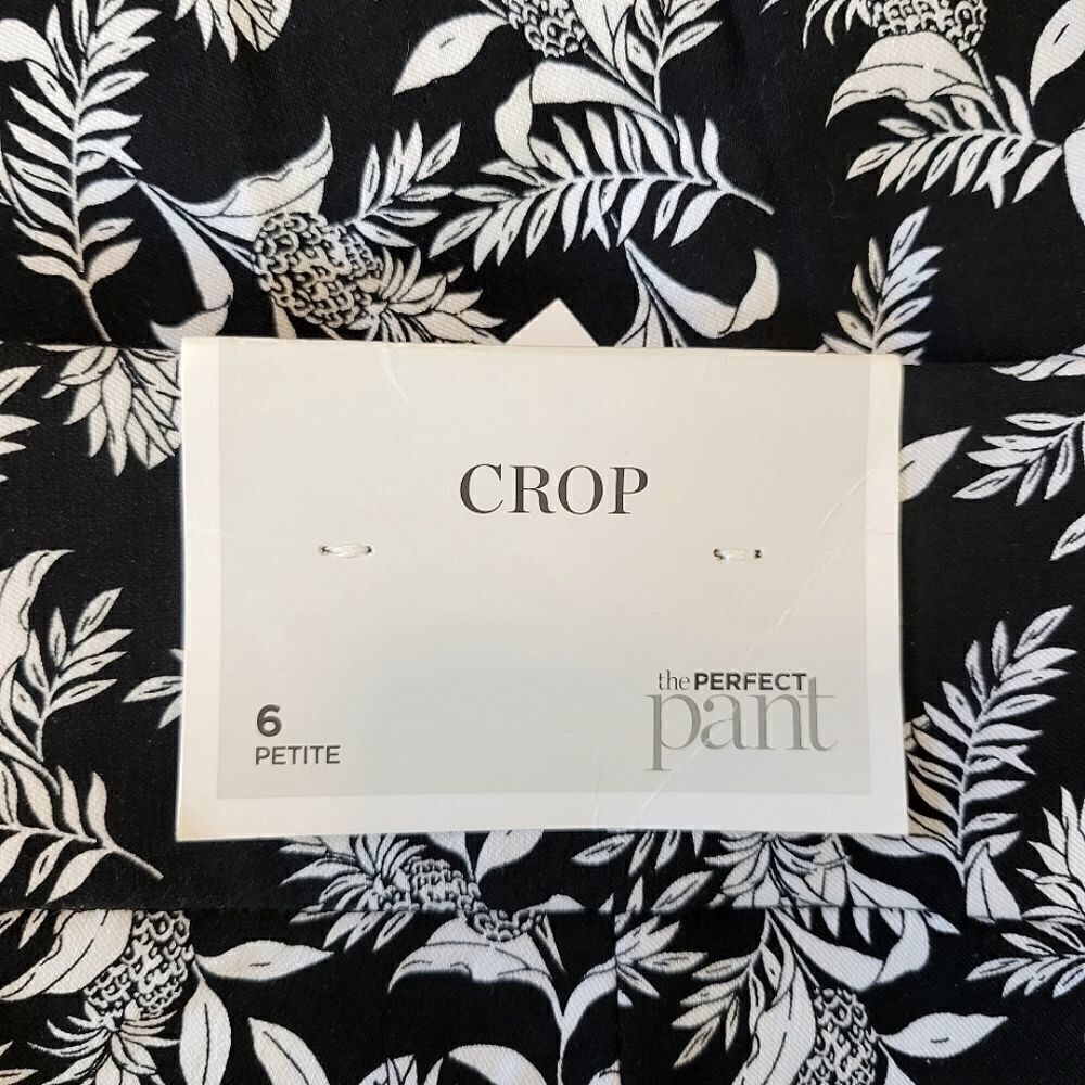 Christopher & Bank The Perfect Pant Black Pineapple Petite Cropped Pants - Picture 6 of 9